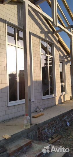 Дверь и окно на балкон