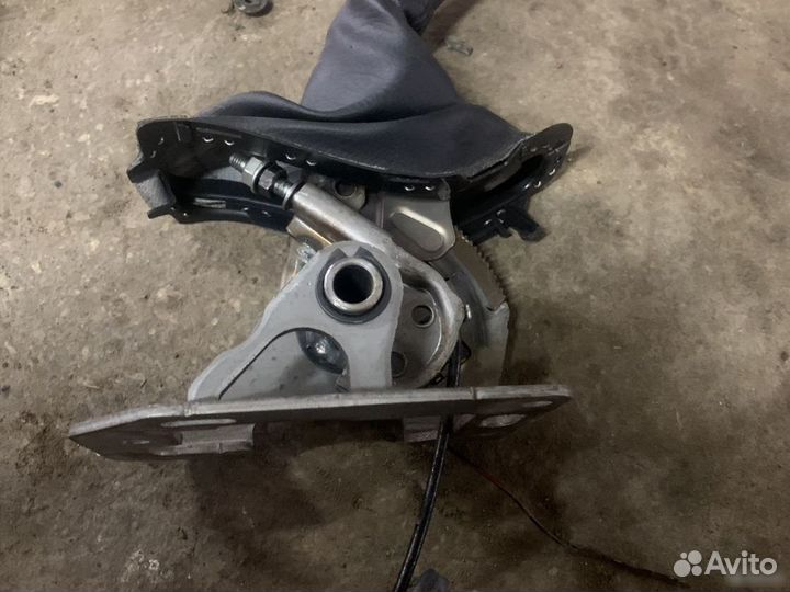 Рычаг стояночного тормоза Ford Focus 2 2005-2008