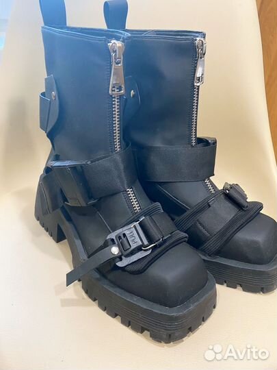 Массивные ботинки женские