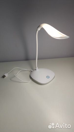 Беспроводная настольная лампа