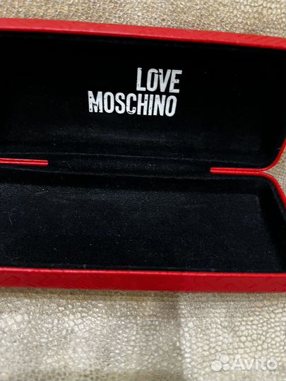 Солнцезащитные очки Love moschino