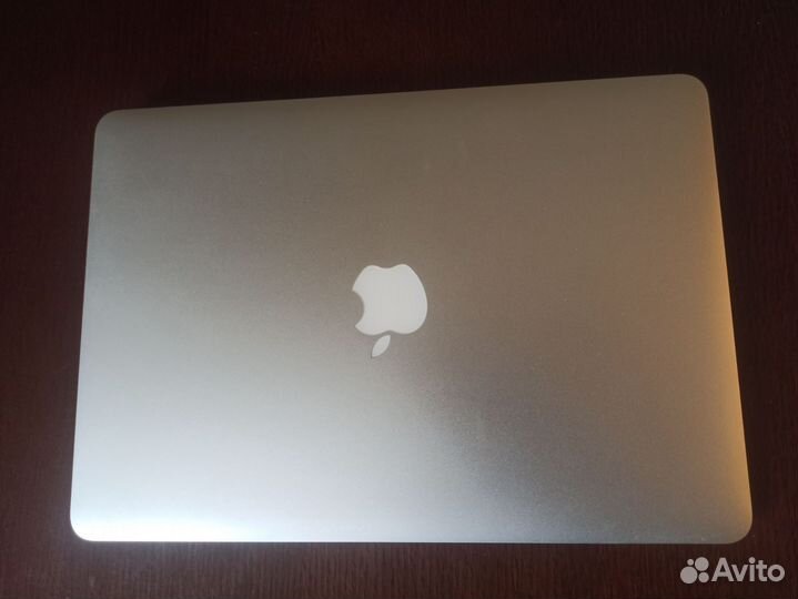 Apple MacBook Air 13 2017 8/128Гб 238 циклов