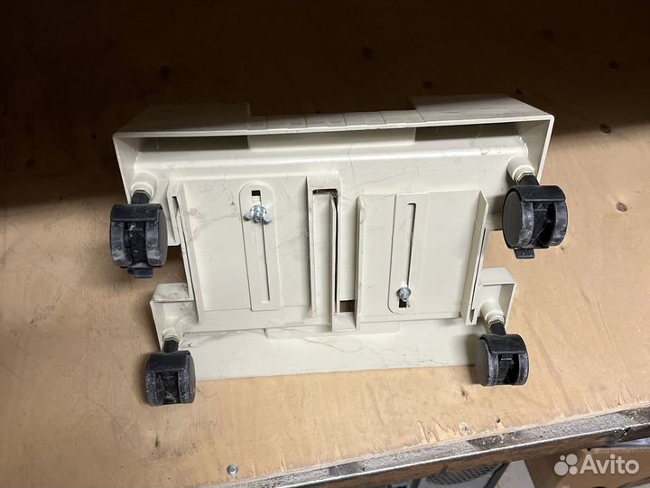 Подставка для системника на колесах