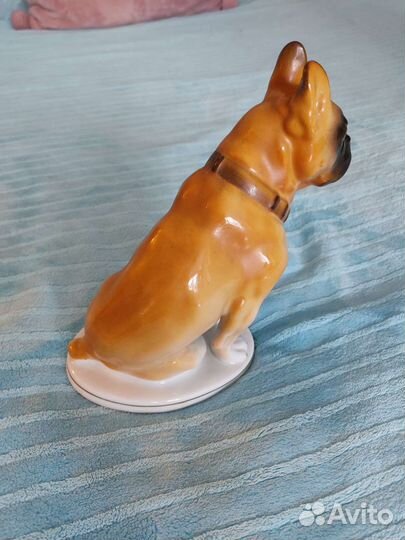 Фарфоровая статуэтка бульдога
