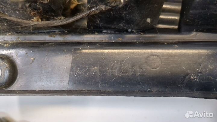 Фонарь (задний) правый Mazda Tribute, 2003