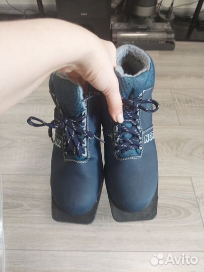 Лыжные ботинки