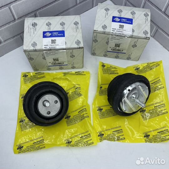 Подушки двигателя BMW E39 520-530 2шт