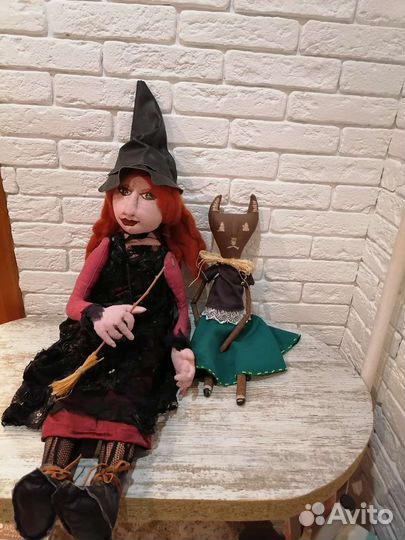 Кукла добрая колдунья со своей подругой кошечкой
