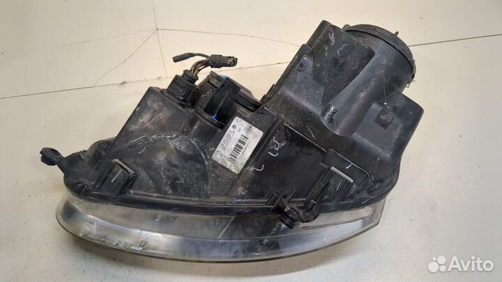 Фара (передняя) правая Volkswagen Jetta 5