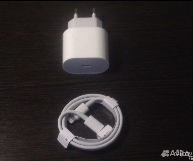 Зарядка на iPhone 20w