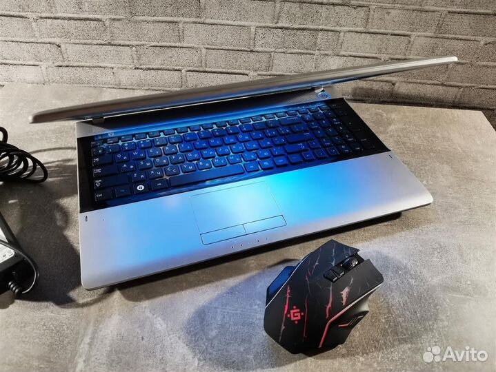 Мощный Samsung для работы, учебы