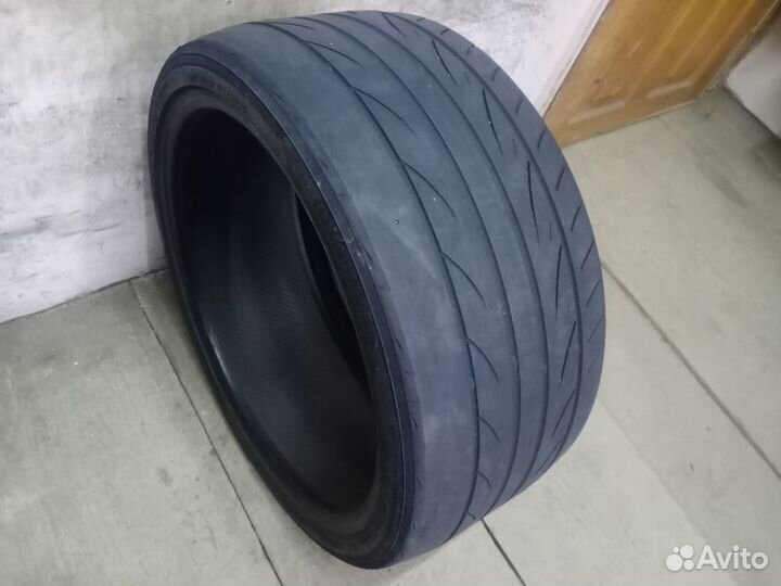 Yokohama Advan Fleva V701 255/35 R19
