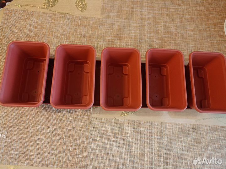 Горшки на подставке