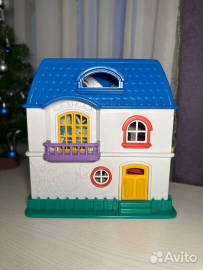 Кукольный домик с мебелью