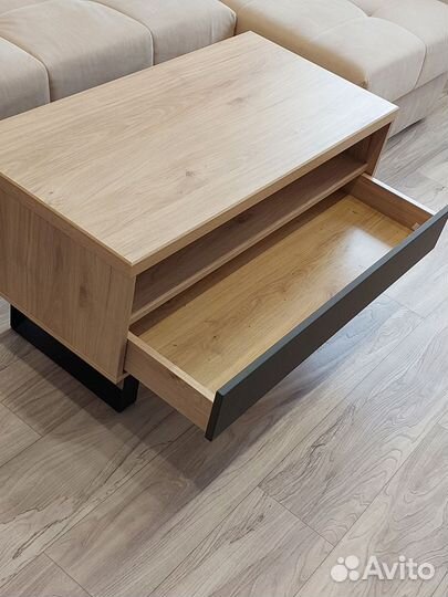 Журнальный столик