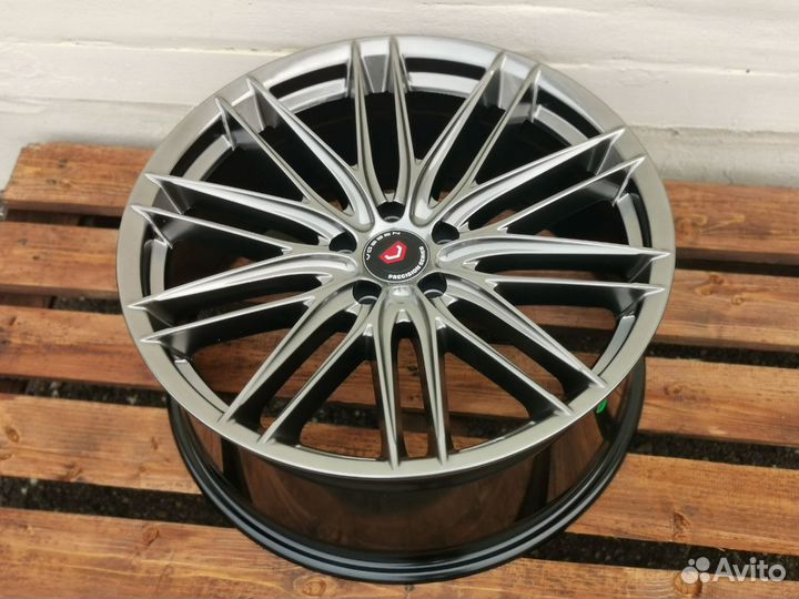 Новые диски Vossen VFS4 5x114,3