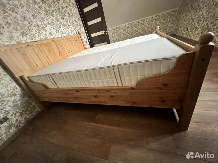 Кровать с матрассами IKEA