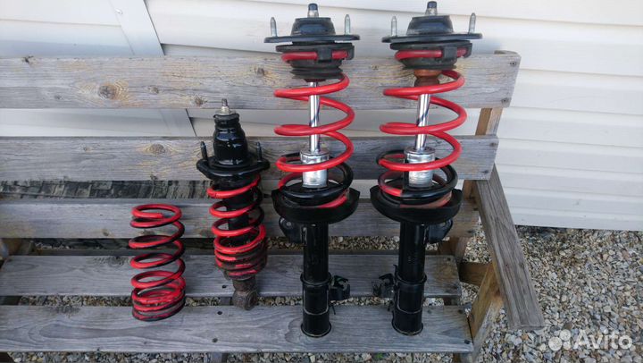 Стойки Honda Stream RN6