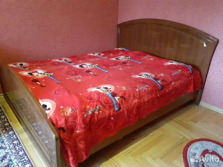 Кровать Двуспальная. матрас б/у