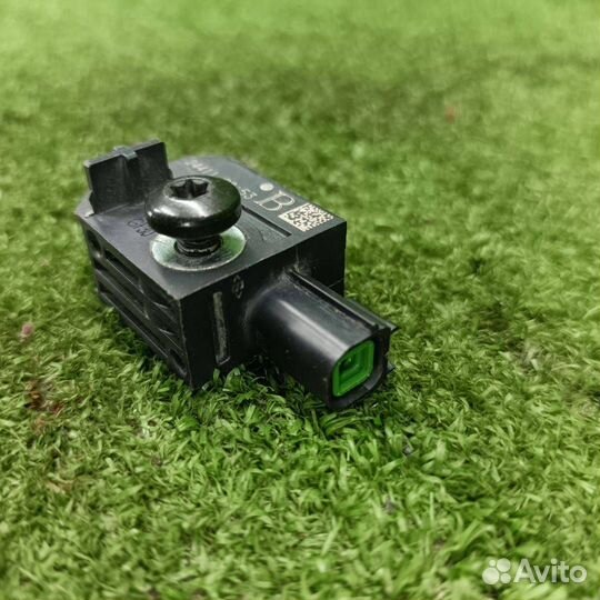 Датчик удара Opel Astra J GTC 2013 13502577