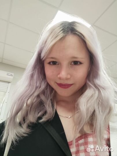 Сотрудник пункта выдачи валдберис