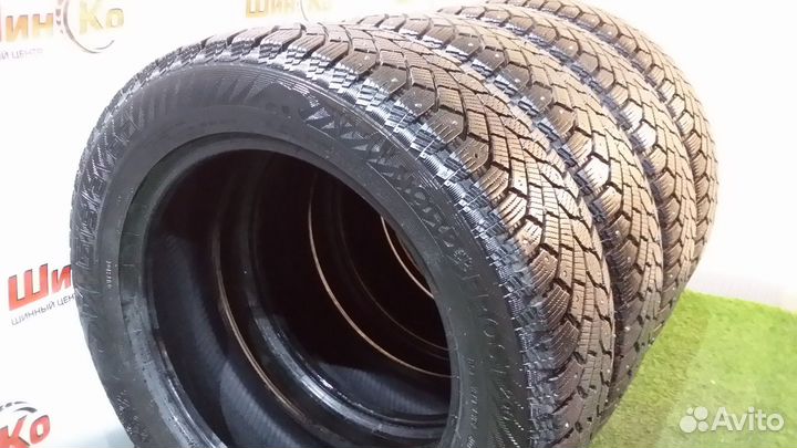 Gislaved Nord Frost 200 215/60 R17