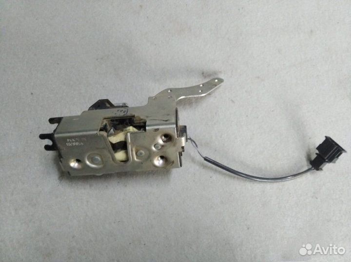 Замок двери багажника Chevrolet Niva 1.7 2013