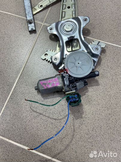 Стеклоподъемник зад. прав. Infiniti EX35 J50