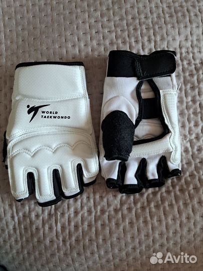 Спортивные перчатки