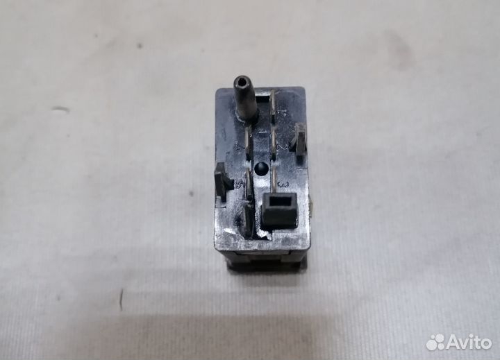 Кнопка противотуманных фар Audi 80 1.6 DT 1986-91