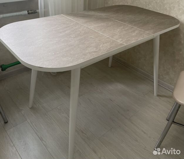 Кухонный стол