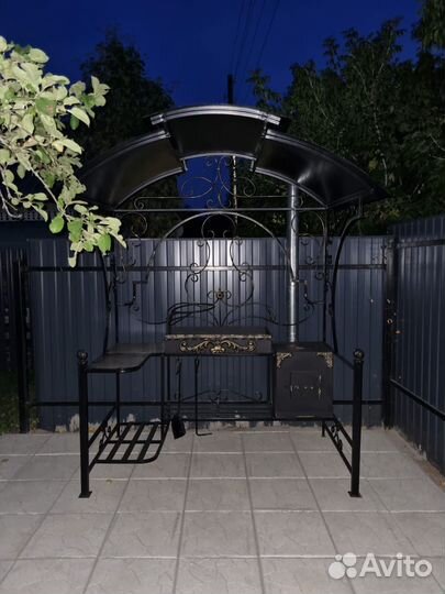 Мангал с крышей