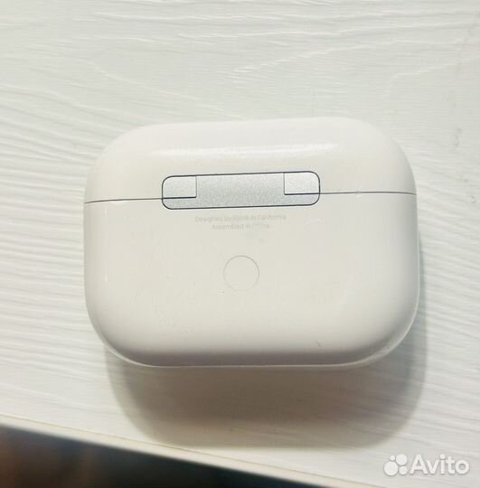 Airpods pro кейс и правый наушник