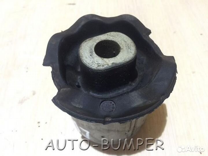 Сайлентблок переднего нижнего рычага задний