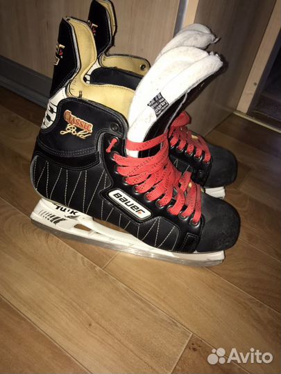 Продам хоккейные коньки Bauer
