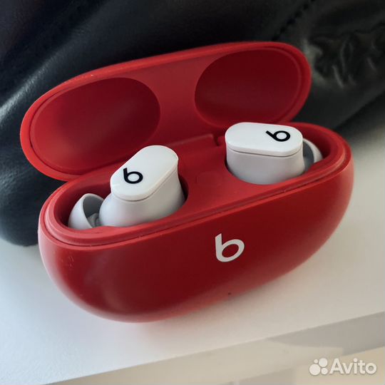 Наушники Beats Studio Buds