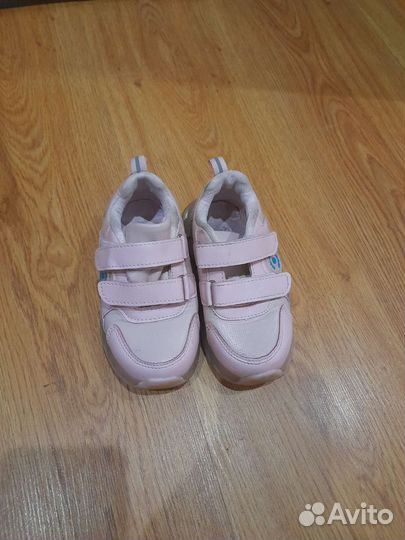 Кроссовки для девочки