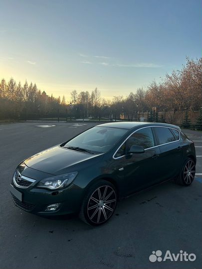 Opel Astra 1.6 AT, 2010, 197 000 км