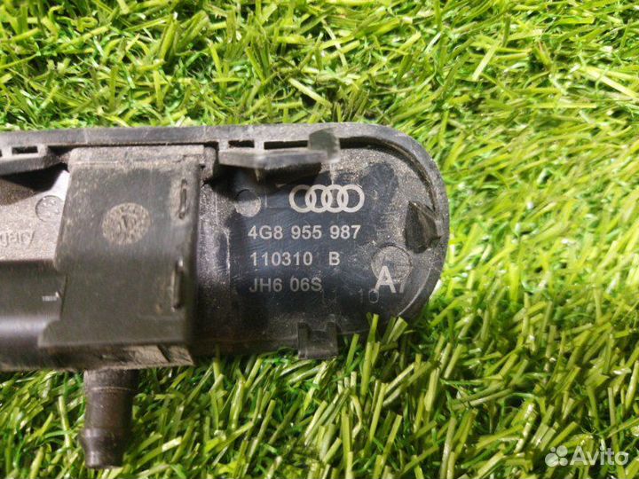 Форсунка омывателя лев. перед. audi A6 C7