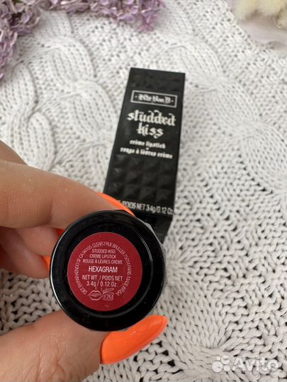 Kat von d studded kiss помада