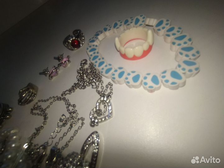 Бижутерия, ожерелье, кольца, серьги, кулоны