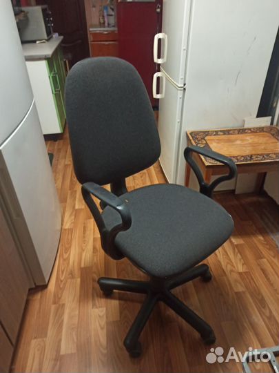 Компьютерное кресло