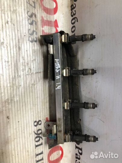 Топливная рампа форсунки Z14XER Opel astra corsa