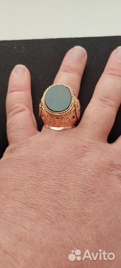 Мужской золотой перстень агатом