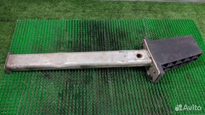 Кронштейн подрамника левый Citroen C4 Grand Picas