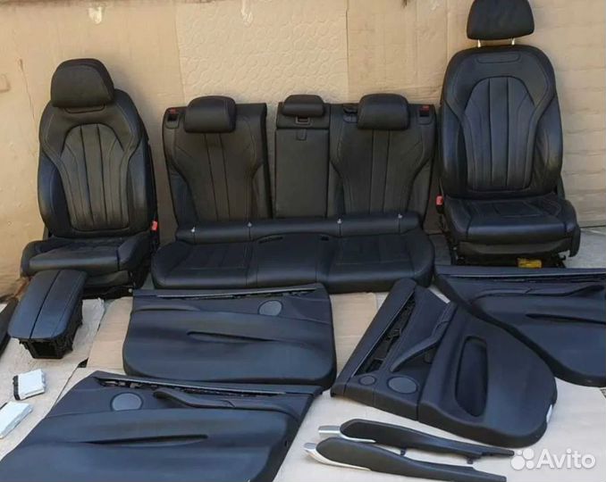 Салон автомобиля BMW X6 F16