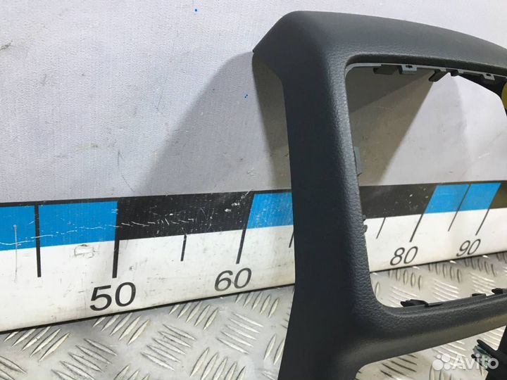 Б/У Накладка центральной консоли#001