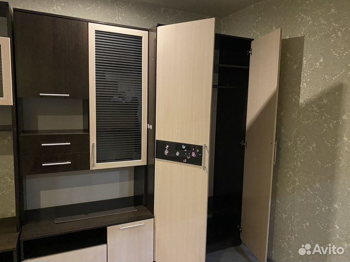 Стенка в гостиную