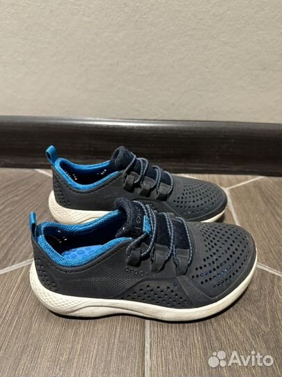 Кроссовки crocs 28