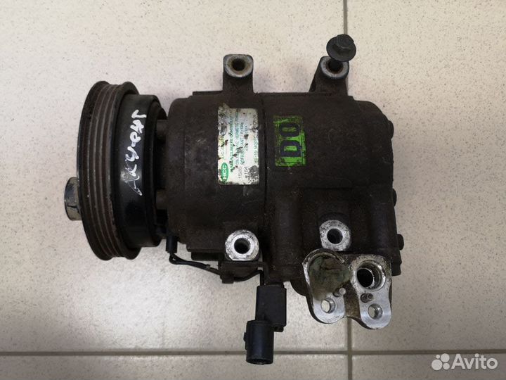Компрессор кондиционера Hyundai Accent